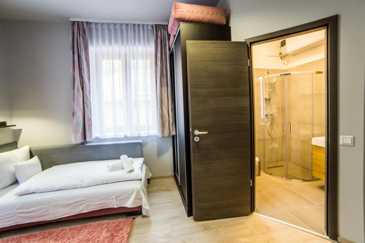 Hotel Haracsi Vendeghaz Zselickisfalud Exterior foto